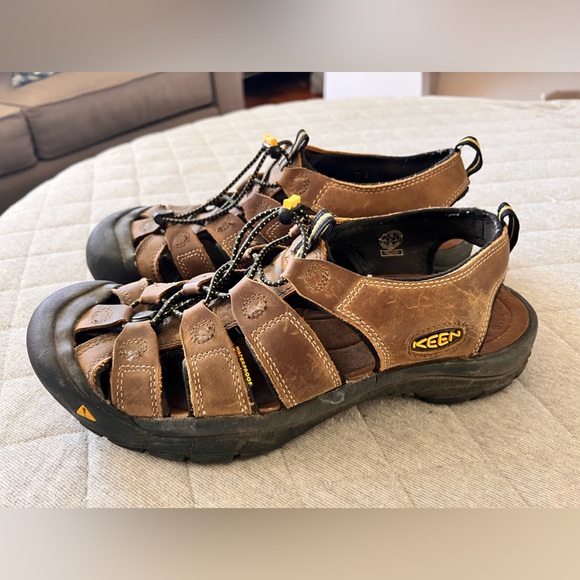 KEEN Mens Sz 12 Brown Leather hiking outdoor Sandals Orig $135